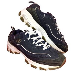 Skechers D'Lites Women's Pre-owned Black Memory Foam Sneakers - sz. 8